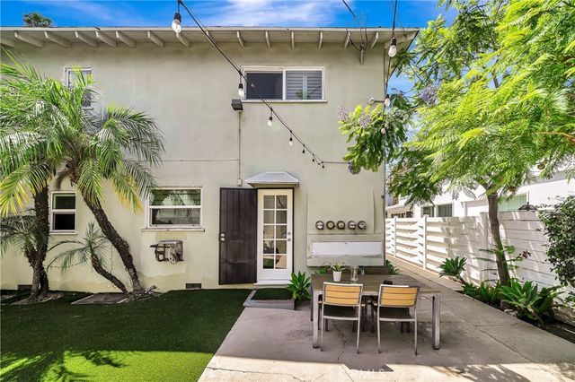 5840 Coldwater Canyon Ave 2, Valley Village, CA 91607