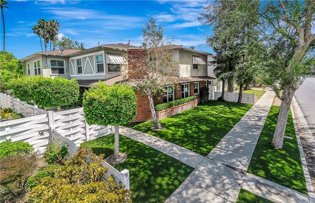 5840 Coldwater Canyon Ave 2, Valley Village, CA 91607