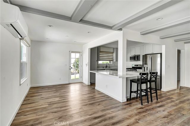 5840 Coldwater Canyon Ave 2, Valley Village, CA 91607