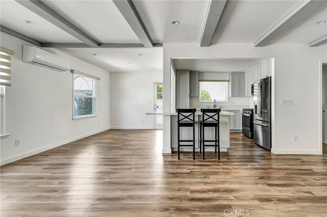 5840 Coldwater Canyon Ave 2, Valley Village, CA 91607
