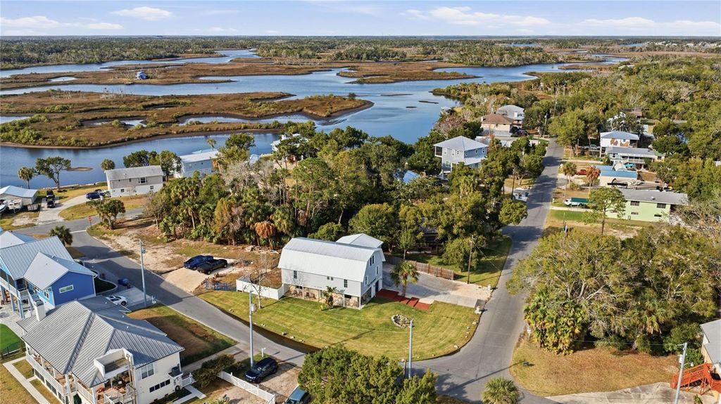 Image 5 of property listing at 12409 W STANDISH DRIVE, Homosassa, FL 34448