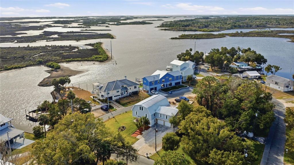 Image 7 of property listing at 12409 W STANDISH DRIVE, Homosassa, FL 34448