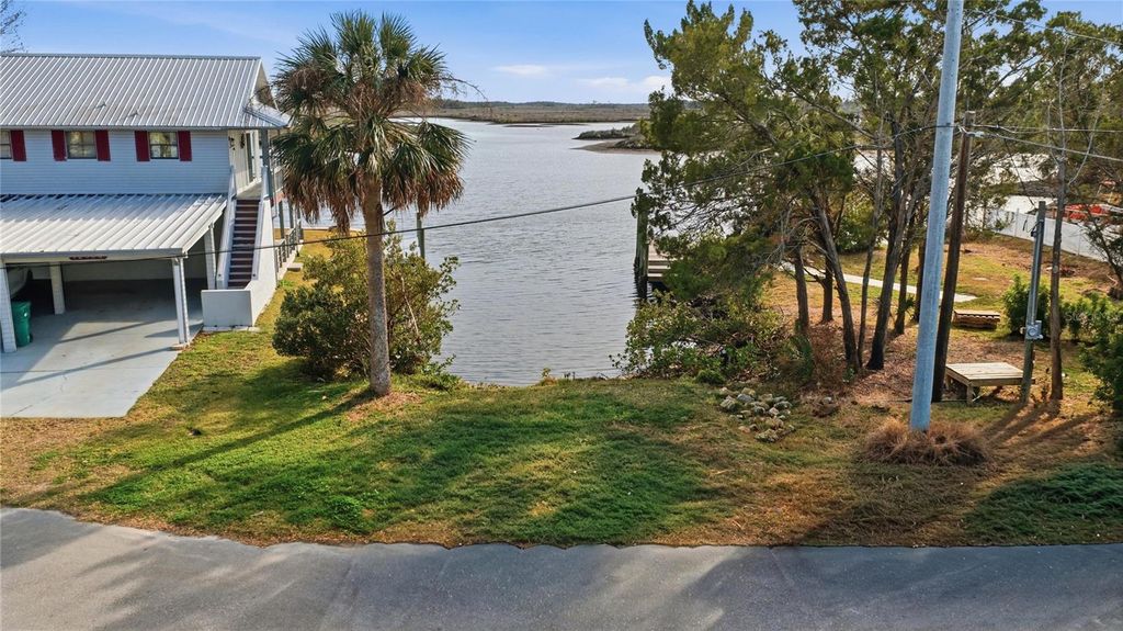 Image 9 of property listing at 12409 W STANDISH DRIVE, Homosassa, FL 34448