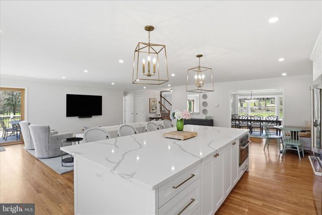 11309 HUNTING HORSE DR, Fairfax Station, VA 22039