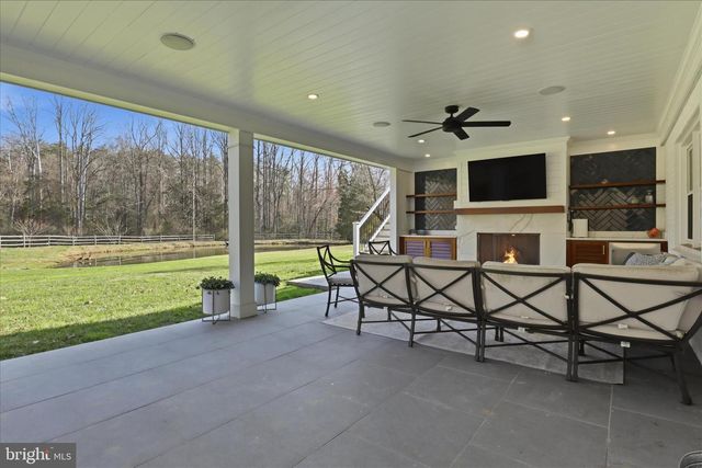 11309 HUNTING HORSE DR, Fairfax Station, VA 22039