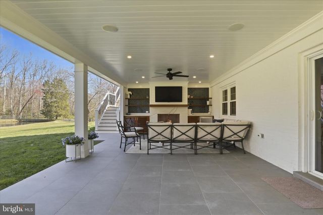 11309 HUNTING HORSE DR, Fairfax Station, VA 22039