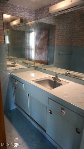 24255 S Woodland Road, Shaker Heights, OH 44122