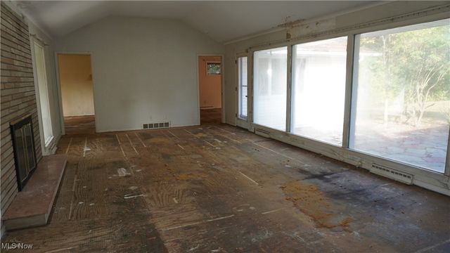 24255 S Woodland Road, Shaker Heights, OH 44122