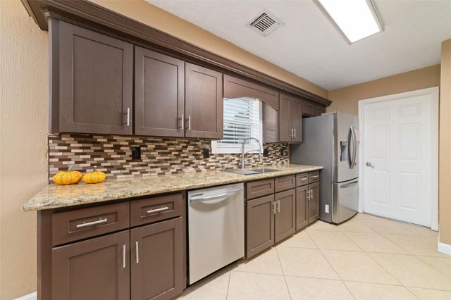 15824 Boulder Oaks Drive, Houston, TX 77084