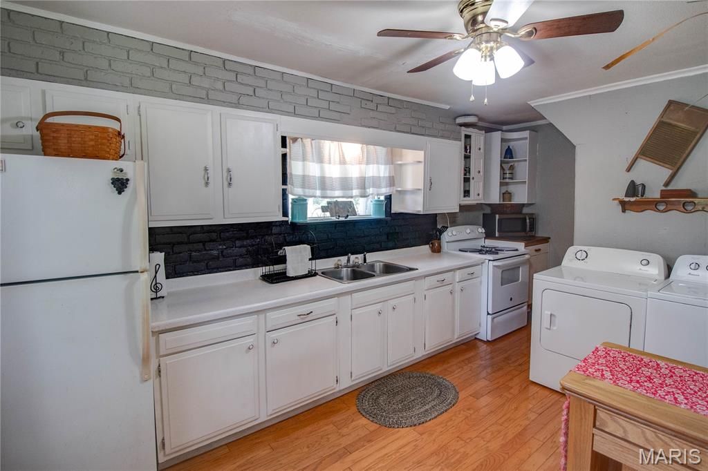 Image 22 of property listing at 914 N Giddings Avenue, Jerseyville, IL 62052