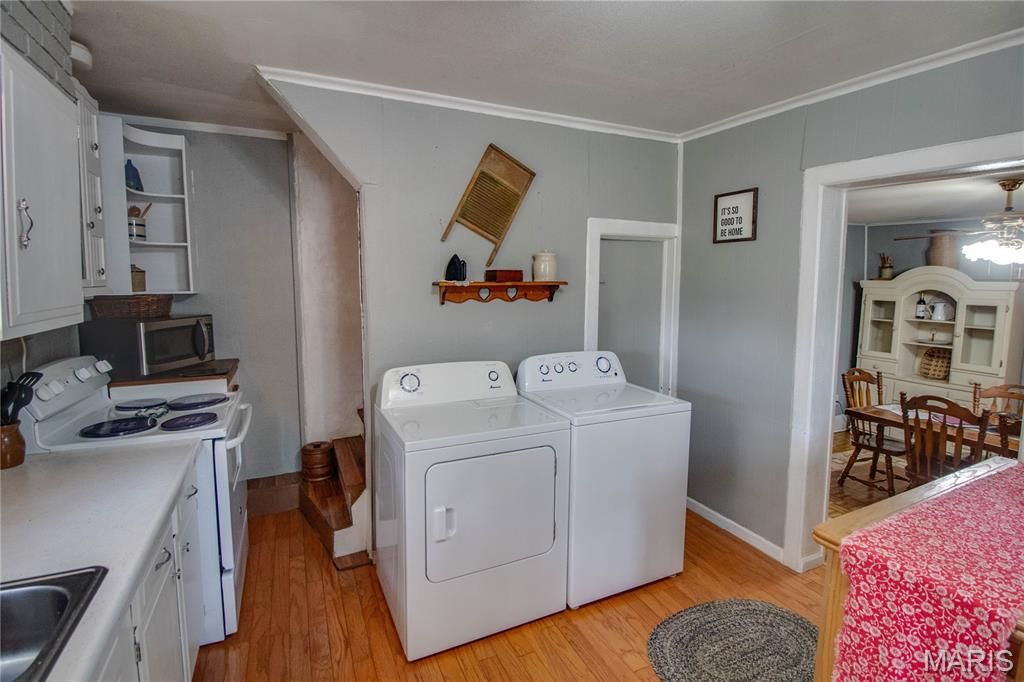 Image 23 of property listing at 914 N Giddings Avenue, Jerseyville, IL 62052