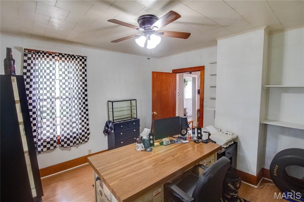 Image 28 of property listing at 914 N Giddings Avenue, Jerseyville, IL 62052