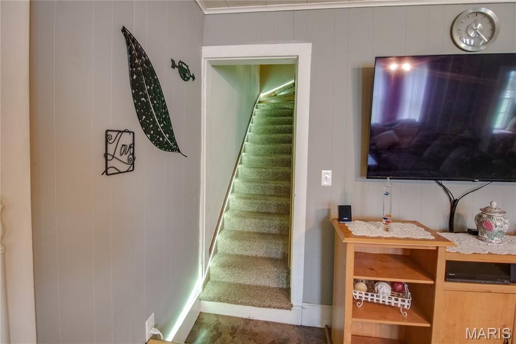 Image 32 of property listing at 914 N Giddings Avenue, Jerseyville, IL 62052