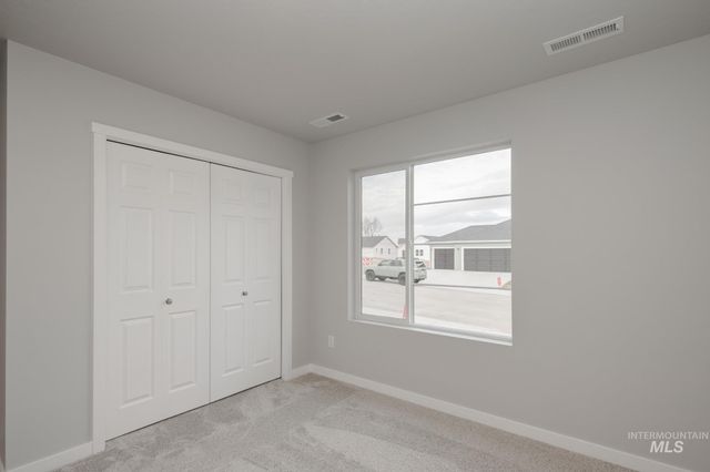 3453 E Crimson King Dr, Nampa, ID 83686