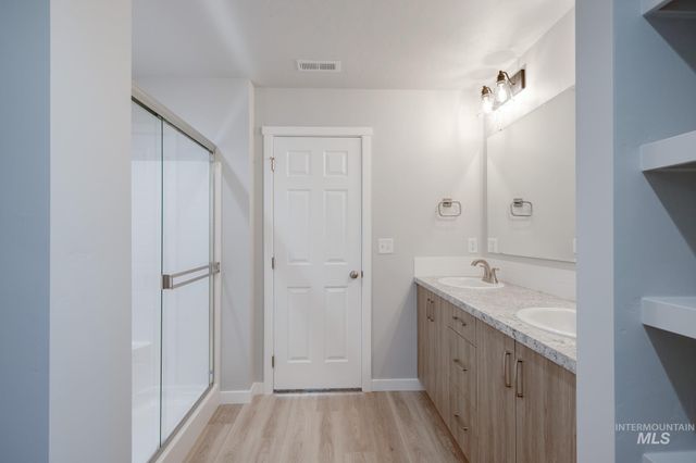 3453 E Crimson King Dr, Nampa, ID 83686