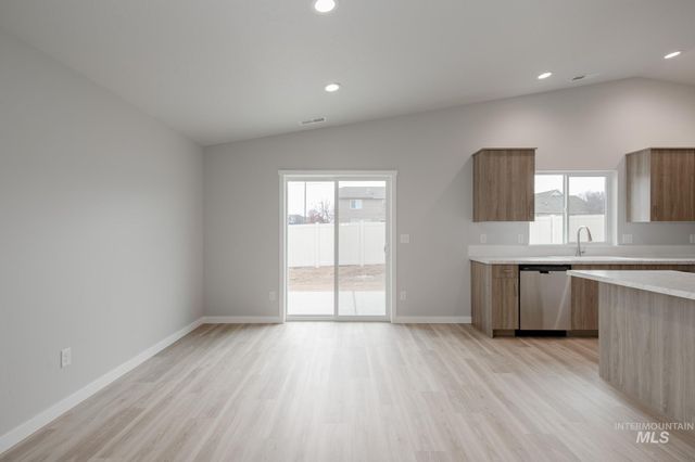 3453 E Crimson King Dr, Nampa, ID 83686