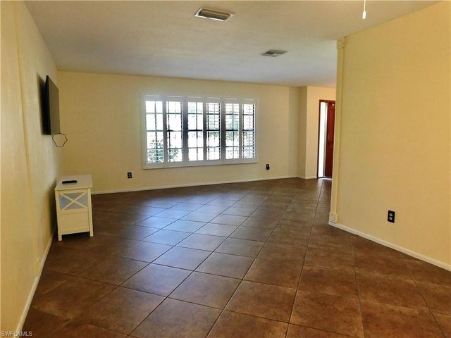 17150 Laurelin CT, North Fort Myers, FL 33917