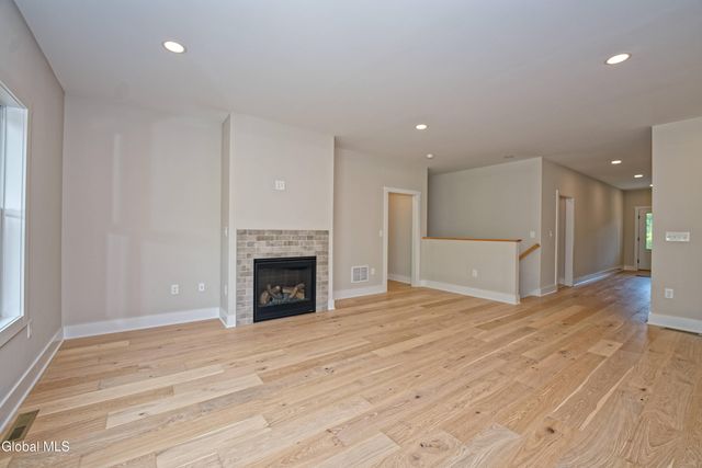 7 Quail Run, Voorheesville, NY 12186