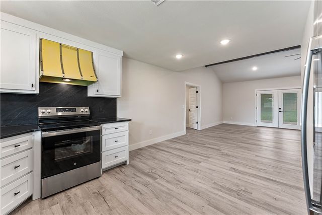 2913 Parkwood Drive, Rogers, AR 72756