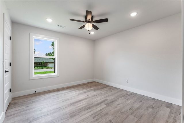 2913 Parkwood Drive, Rogers, AR 72756