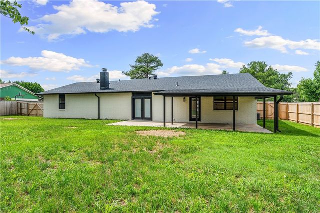 2913 Parkwood Drive, Rogers, AR 72756