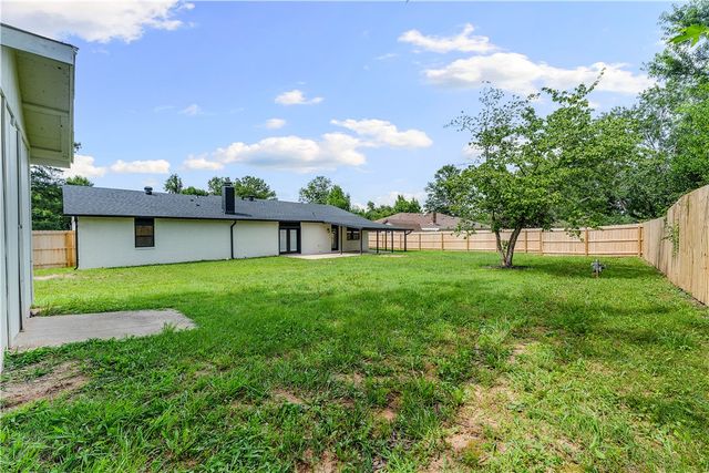 2913 Parkwood Drive, Rogers, AR 72756