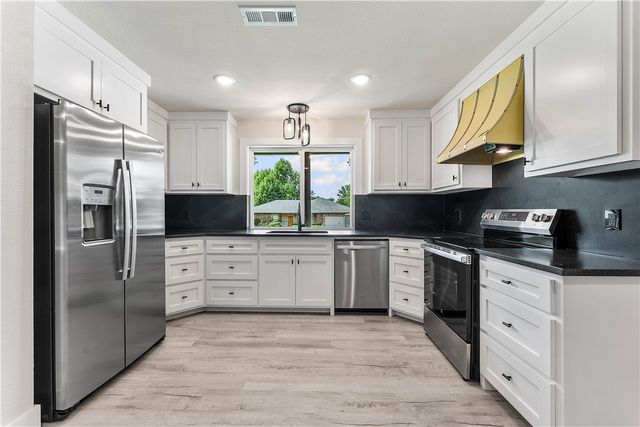 2913 Parkwood Drive, Rogers, AR 72756