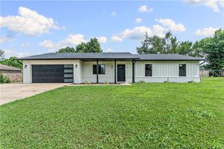 2913 Parkwood Drive, Rogers, AR 72756