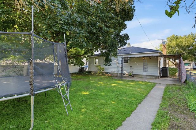 3411 W Lacrosse Ave, Spokane, WA 99205