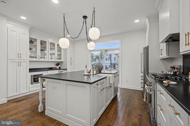 820 EMERSON ST NW, Washington, DC 20011