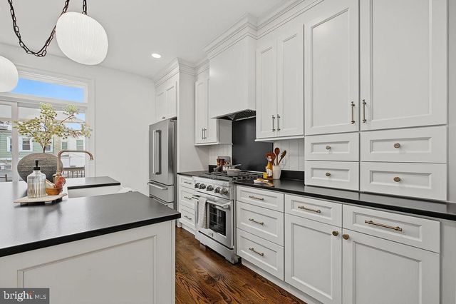 820 EMERSON ST NW, Washington, DC 20011
