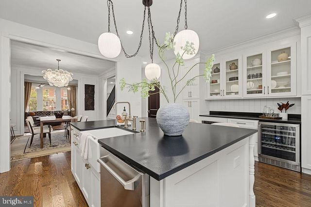 820 EMERSON ST NW, Washington, DC 20011