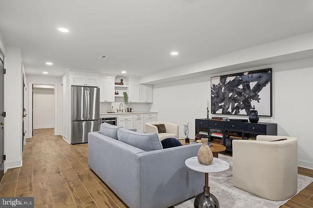 820 EMERSON ST NW, Washington, DC 20011