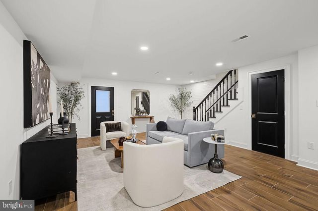 820 EMERSON ST NW, Washington, DC 20011