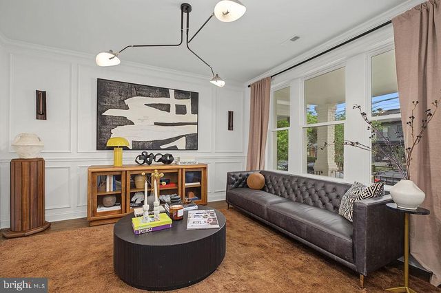 820 EMERSON ST NW, Washington, DC 20011