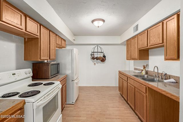 3235 E Linden Street, Tucson, AZ 85716