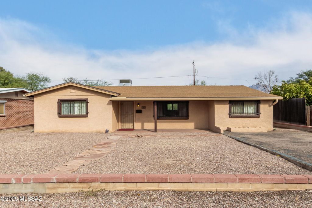 3235 E Linden Street, Tucson, AZ 85716