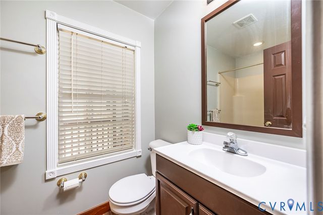 6631 Rural Point Rd, Mechanicsville, VA 23116