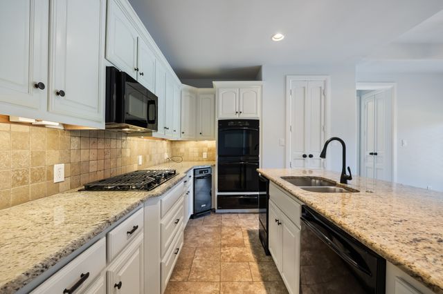 2400 Legend Drive, Heath, TX 75032