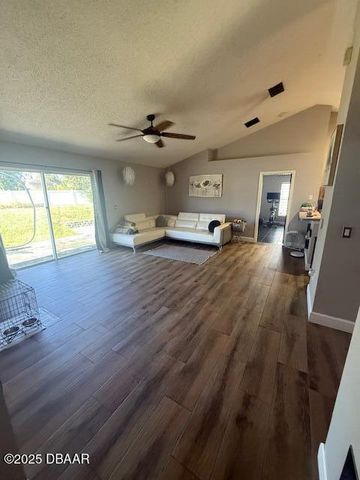 1818 Courtland Boulevard, Deltona, FL 32738