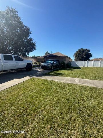 1818 Courtland Boulevard, Deltona, FL 32738