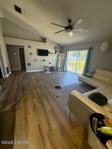 1818 Courtland Boulevard, Deltona, FL 32738