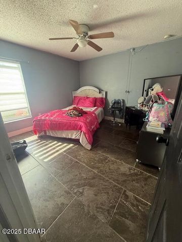 1818 Courtland Boulevard, Deltona, FL 32738