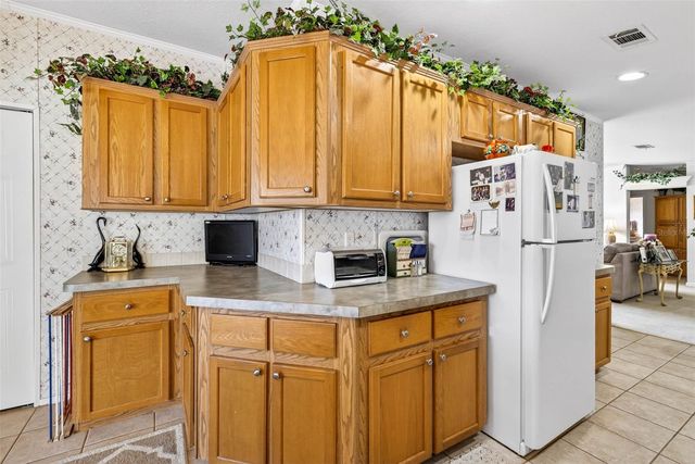 10047 EQUITY AVENUE, Dade City, FL 33525