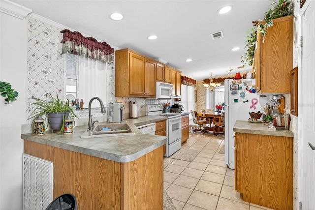 10047 EQUITY AVENUE, Dade City, FL 33525