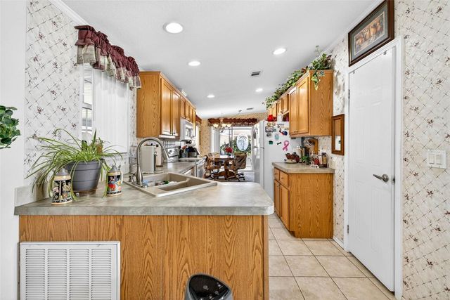 10047 EQUITY AVENUE, Dade City, FL 33525