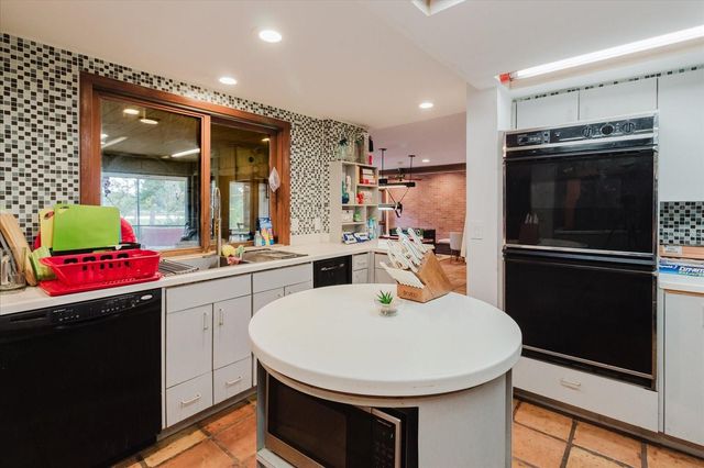 4404 OLD ORCHARD DRIVE, Tampa, FL 33618