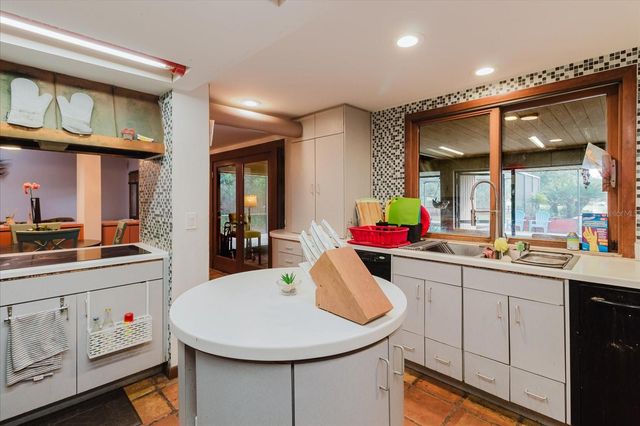 4404 OLD ORCHARD DRIVE, Tampa, FL 33618