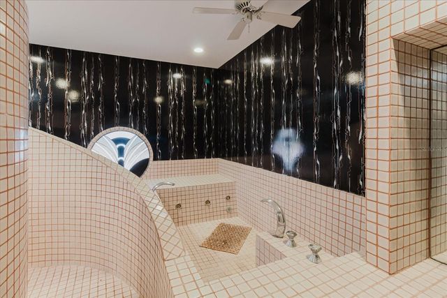 4404 OLD ORCHARD DRIVE, Tampa, FL 33618