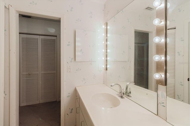 4404 OLD ORCHARD DRIVE, Tampa, FL 33618